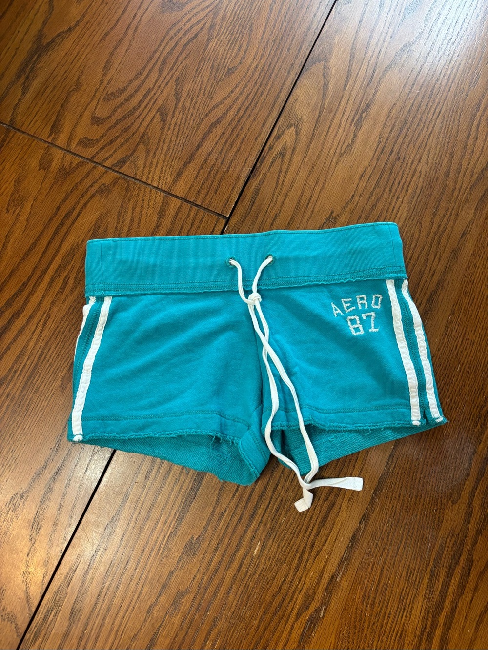 VTG Y2K Aero 87 low rise sweat shorts booty micro mini size XS